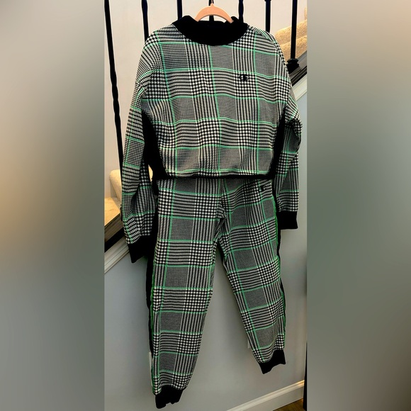 Champion Sweater & Pant Set, Top Lg Bottom Med, Black & White w/ lines of Green - Picture 1 of 12